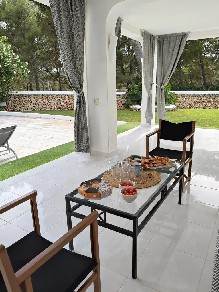 Apéritif de bienvenue sur la terrasse