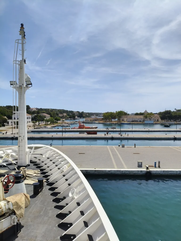 À bord d’un navire de la base navale de Mahón