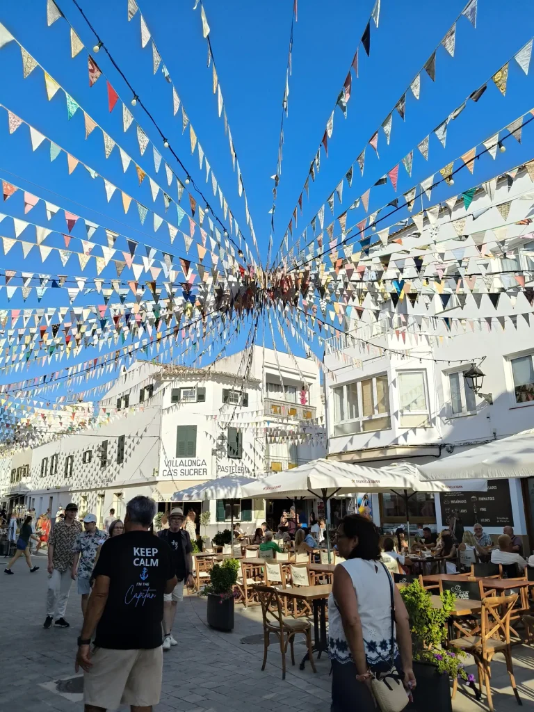 Es Mercadal décoré pour les fêtes